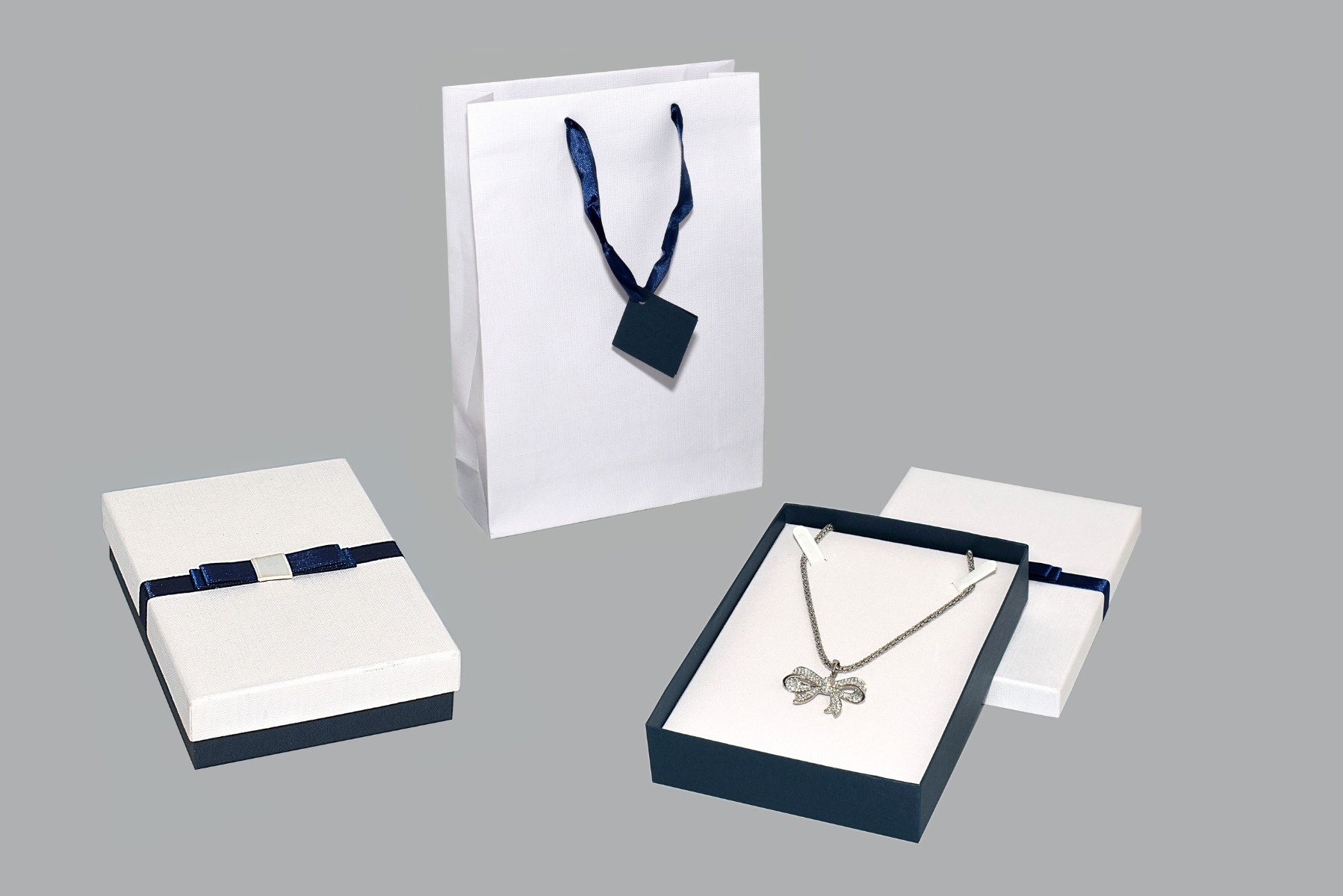 PAKI ASTUCCIO COLLANA 13X19 + BUSTA