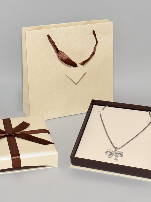 PRA ASTUCCIO COLLANA 19X19 CON BUSTA