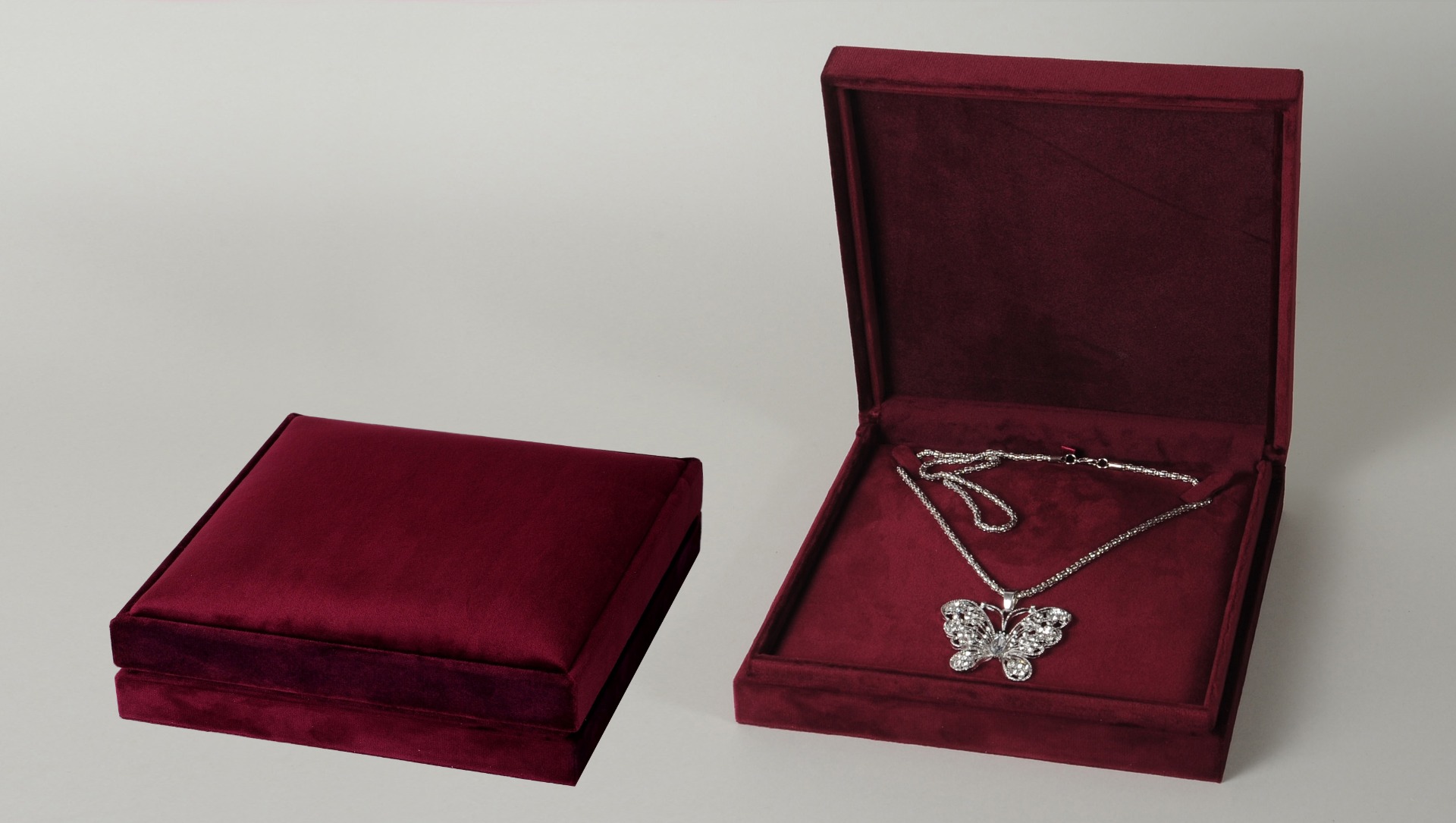 BOLOGNA ASTUCCIO COLLANA 19X19