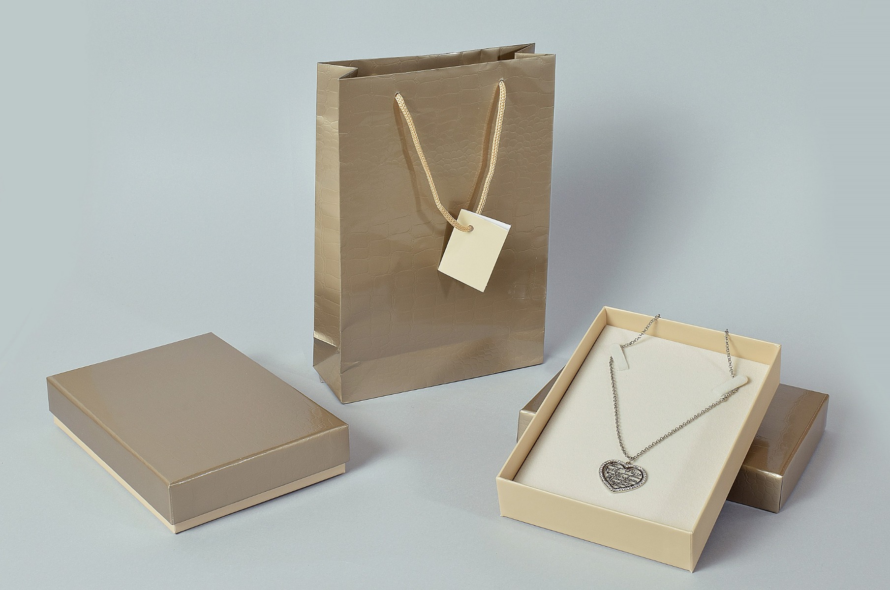 KENYA COLLANA 13X19 + BUSTA-0