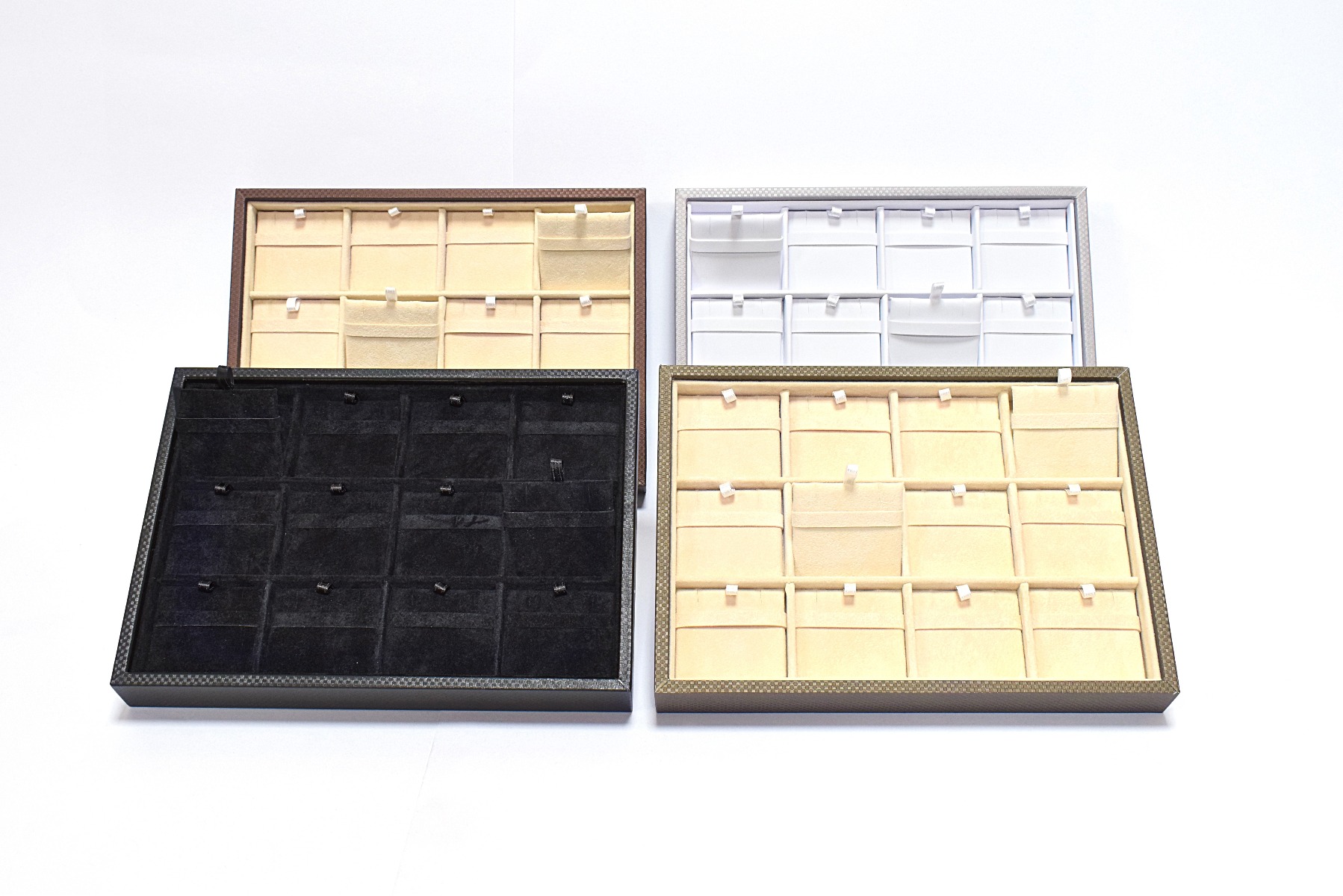 VASSOIO PICCOLO RIVESTITO 12 BUCHE CON PATTINE