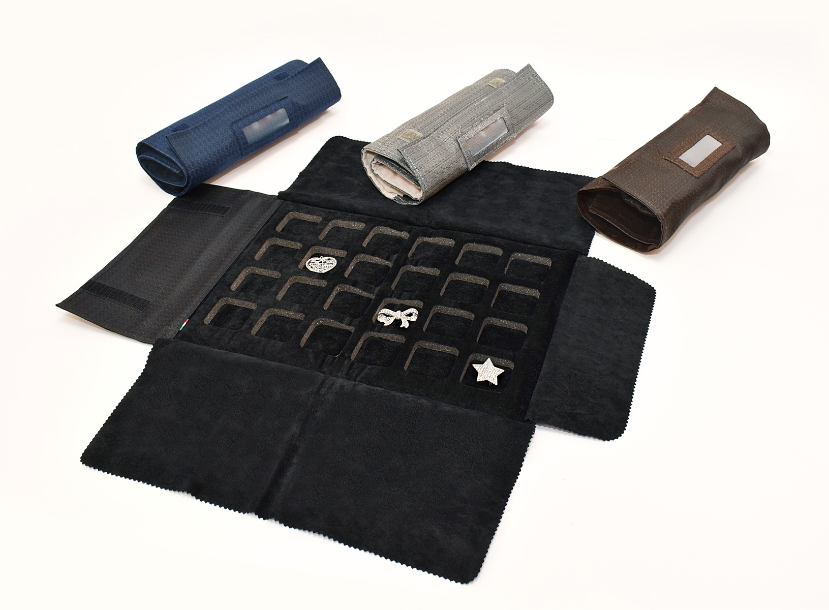 MEZZO ROTOLO STOFFA 24 BUCHE-0